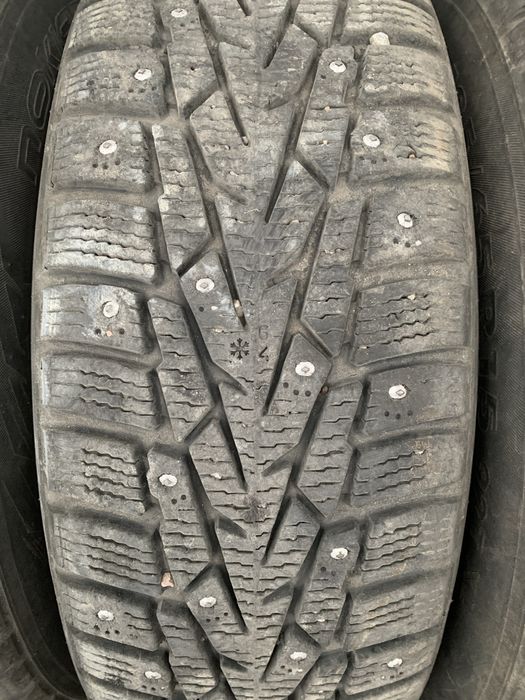 Зимові шини Nokian nordman 7 185/65 R15 шиповані комплект