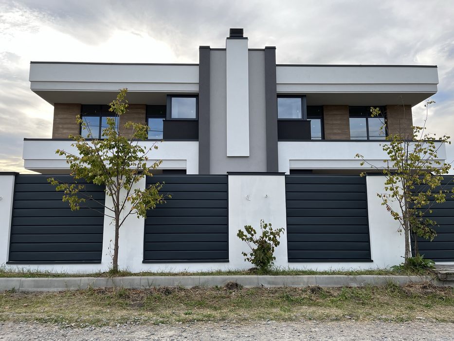 Сучасний дуплекс 136 кв.м, 3 сотки. Залишилась 1 половинка