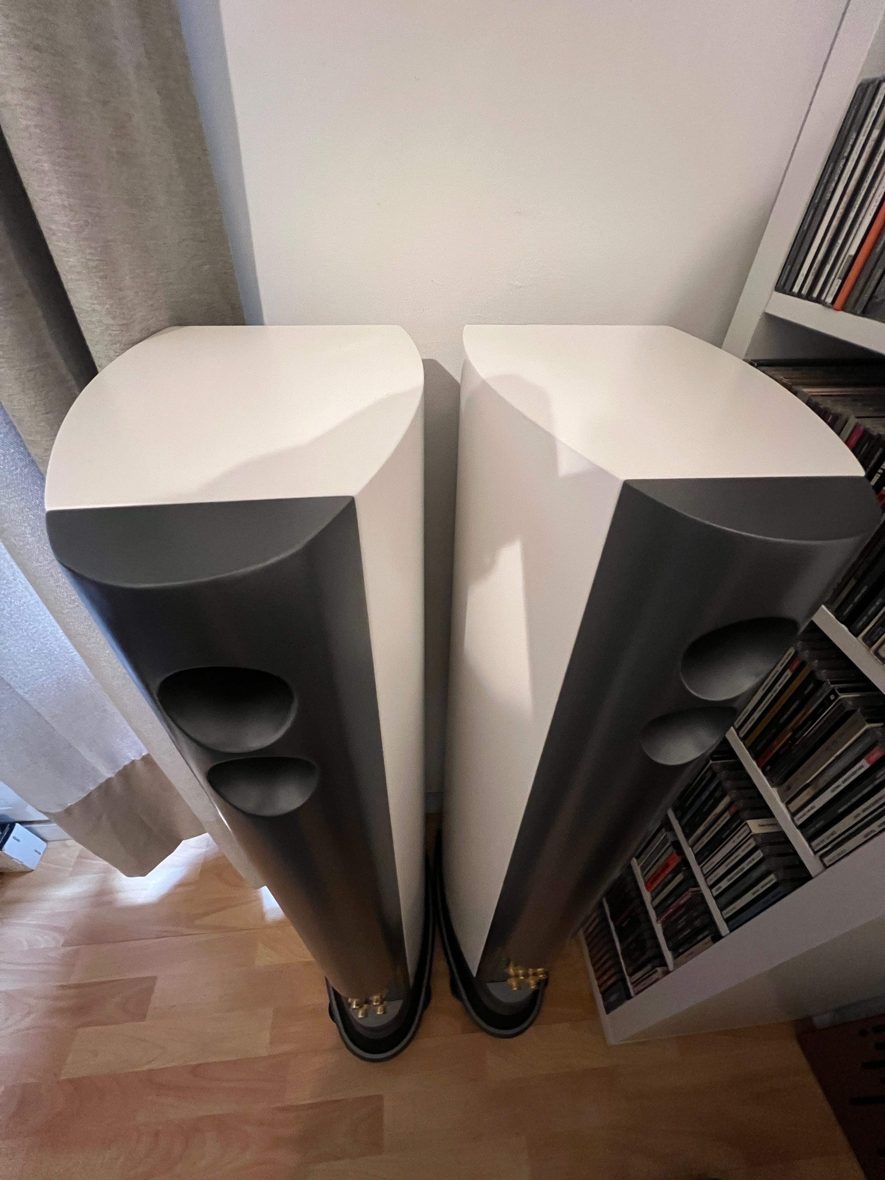 Audiovector R3 Signature White