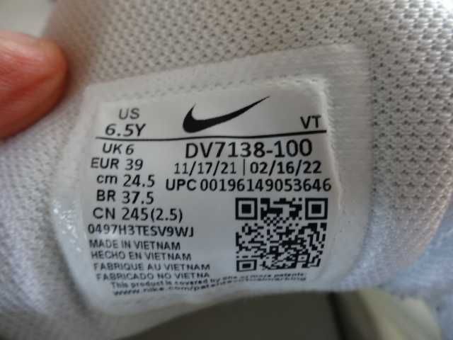 Buty NIKE AIR MAX PLUS III TN GS roz 39 Sportowe Adidasy