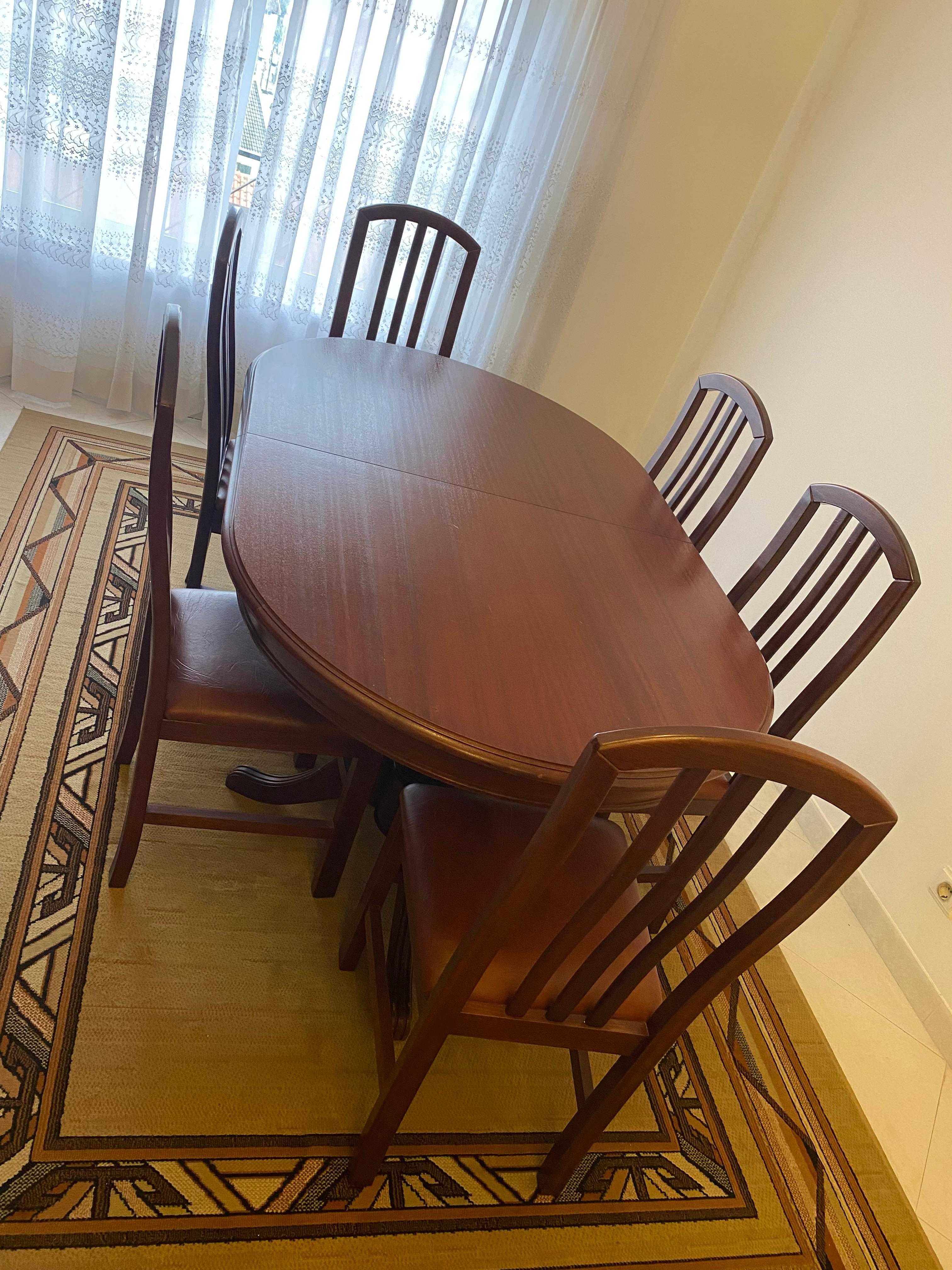 Mesa De madeira c/ Cadeiras