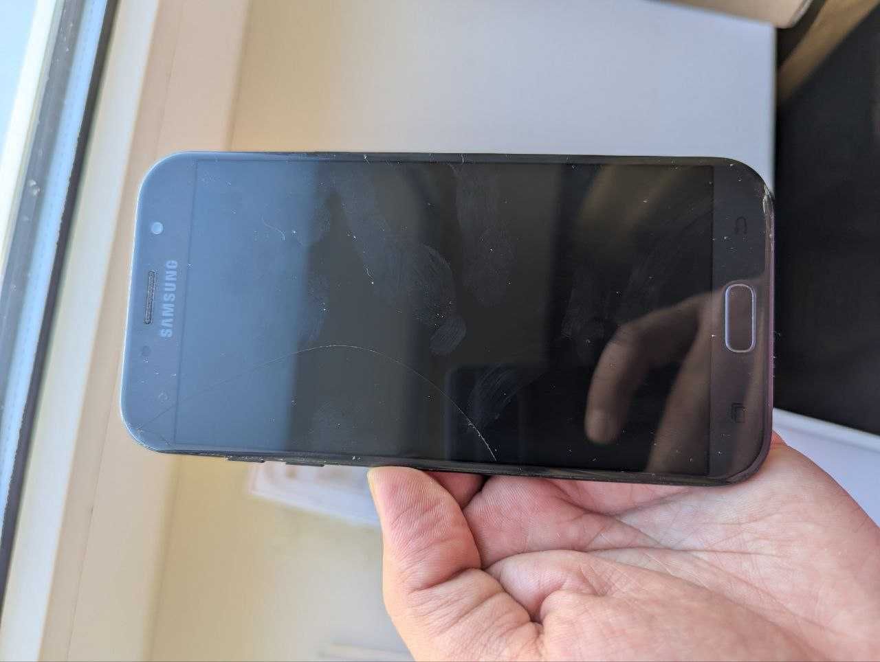 Продам Samsung Galaxy A7 2017 на запчастини
