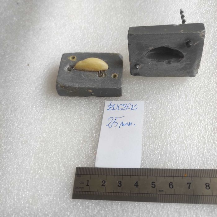 Formy 4 sztuki do wykonania 5 woblerków