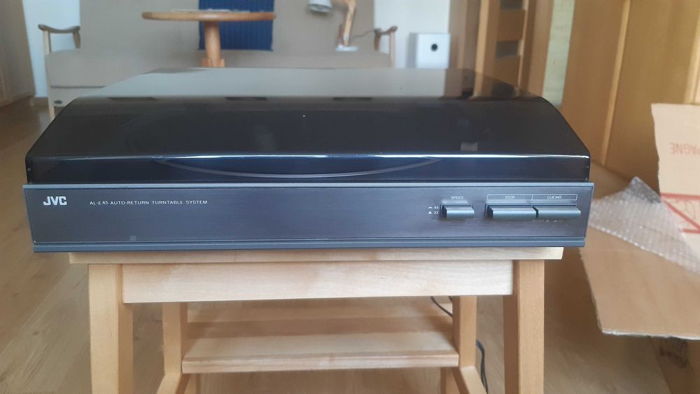 Gramofon adapter JVC AL-E 45 + CD Player JVC XL -E 45