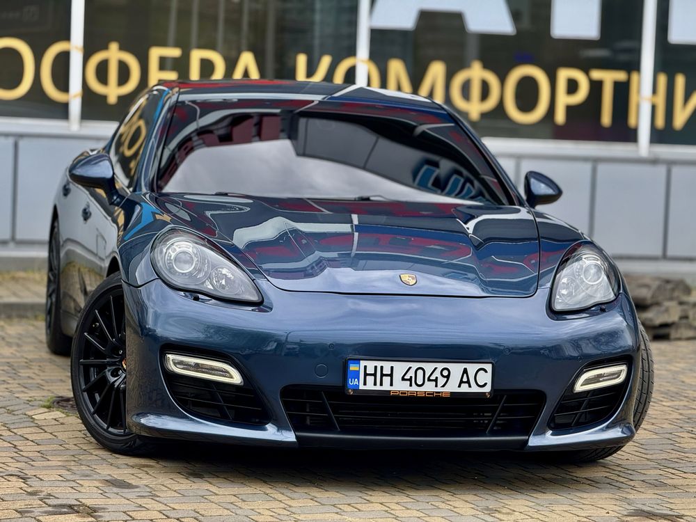 Porsche panamera GTS 4.8 2012