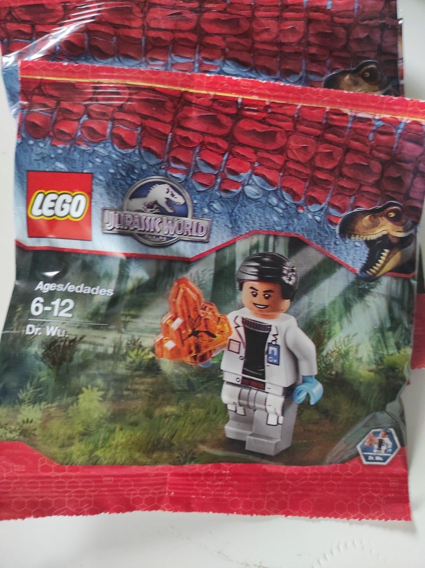 Lego Dr.Wu i komar w bursztynie