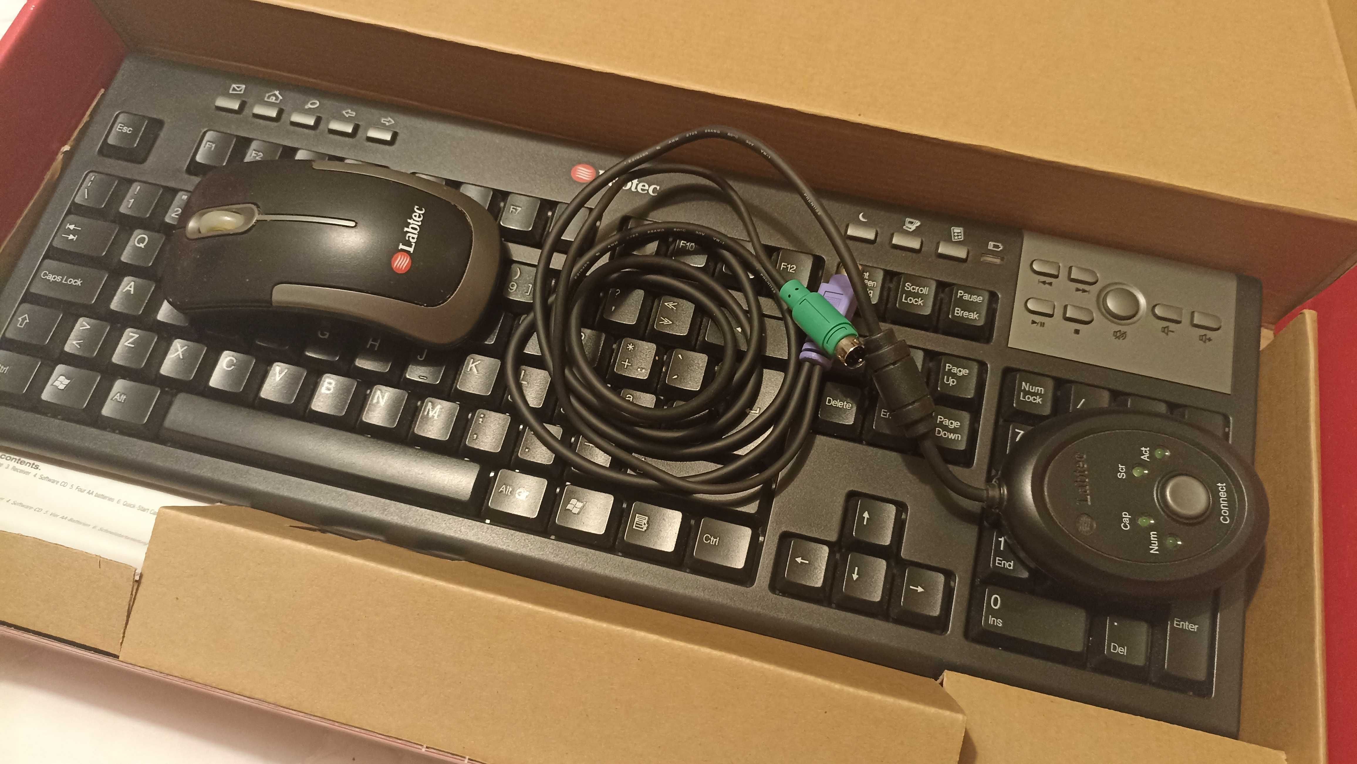 Monitor e teclado wireless