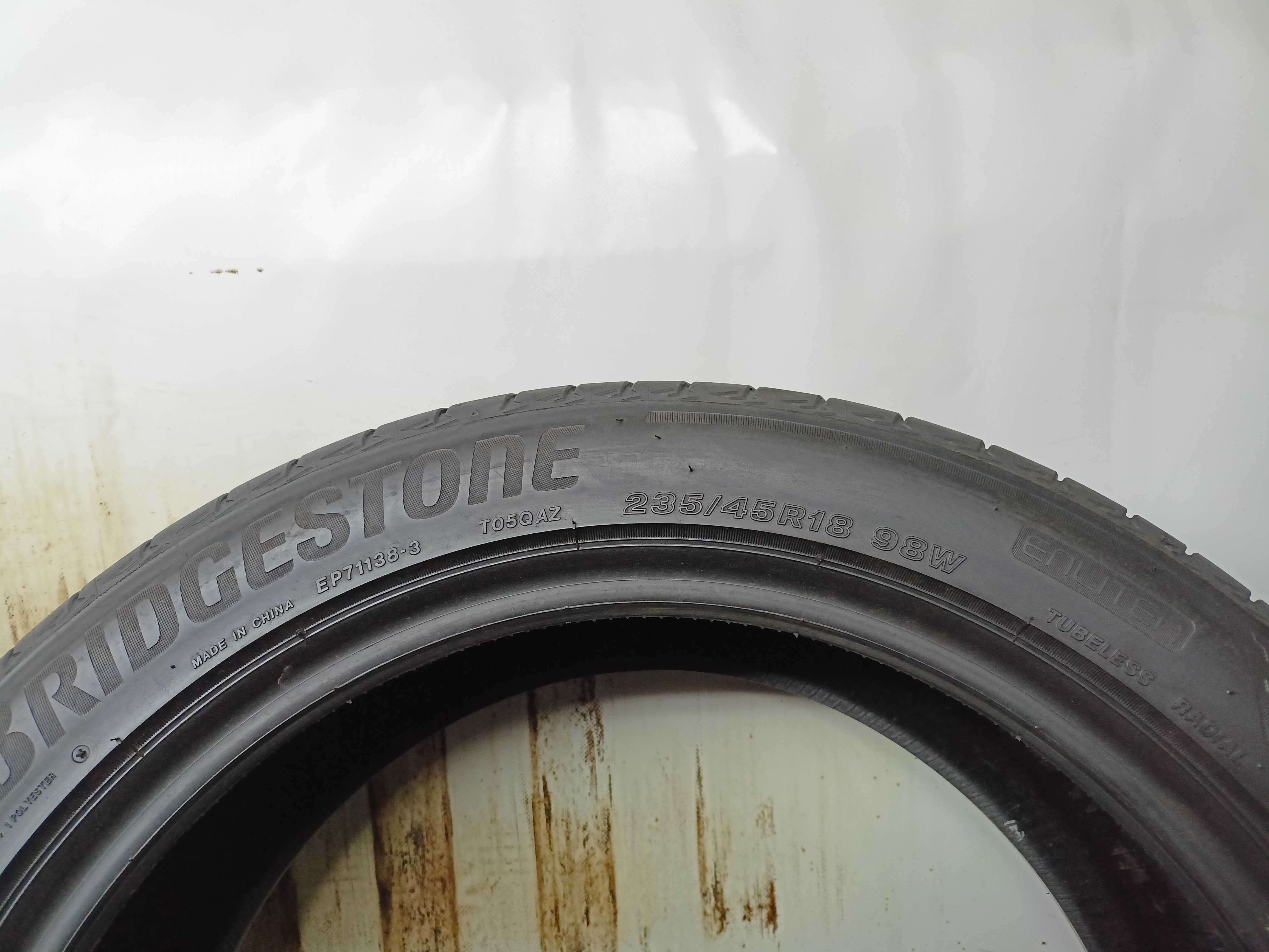 Bridgestone Turanza T005 EV 235/45/18 2023r. 98W 2x6,2mm (4128)