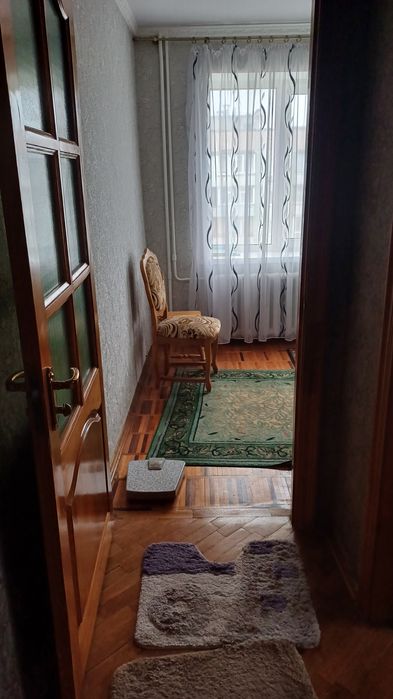 Продаж трикімнатної квартири по.Пр. Миру в Чернігові