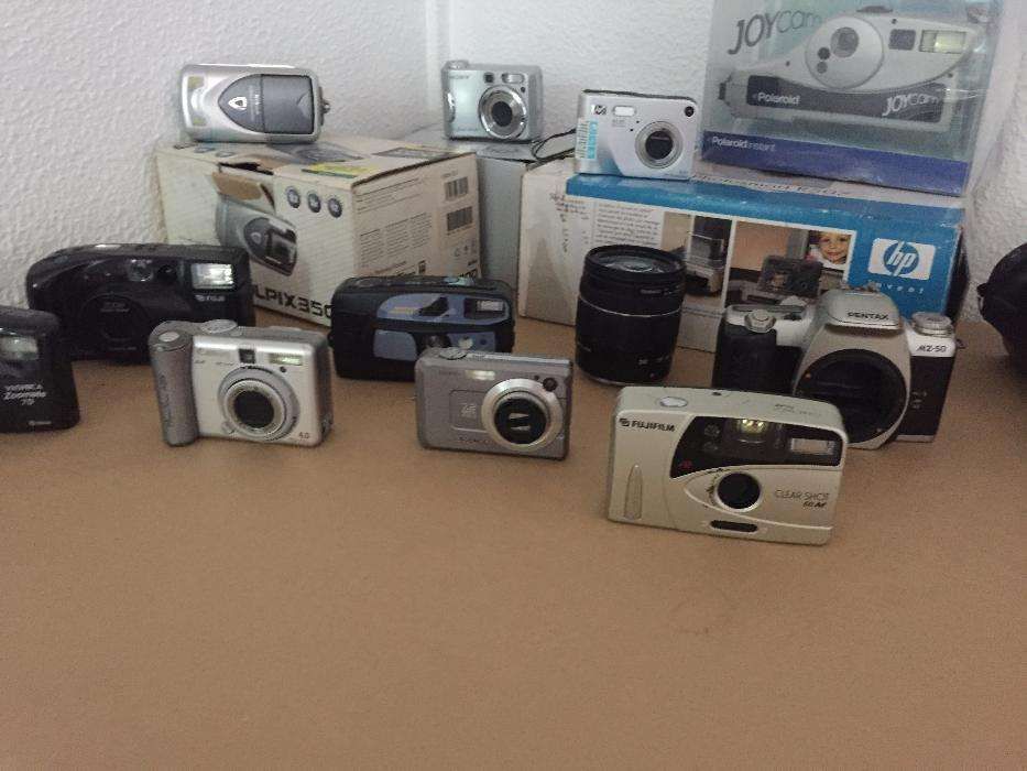 Conjunto de Máquinas Fotográficas e uma de filmar