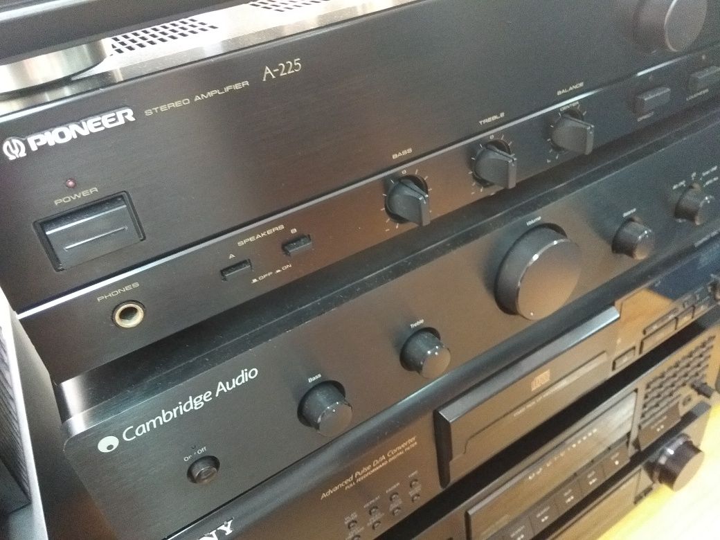 Amplificadores, leitores de CDs, Tuner