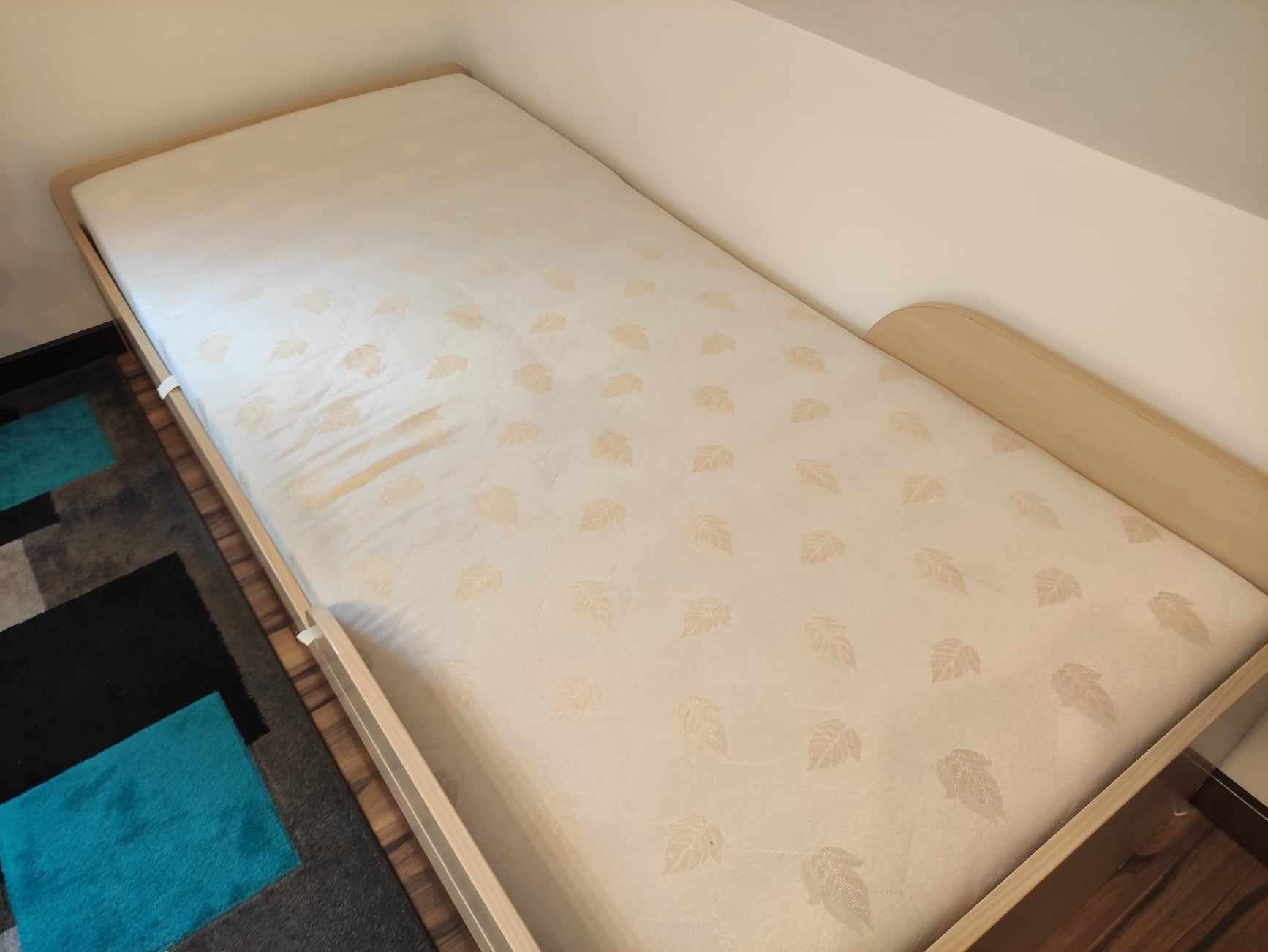 łóżko z szufladami 90x200+gruby materac