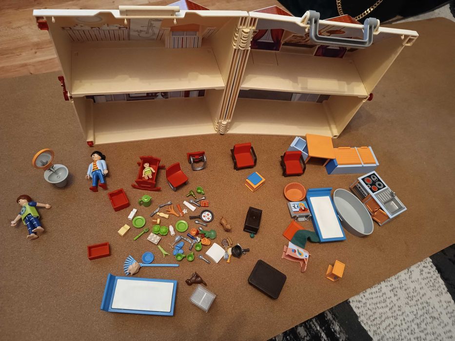 Domek Playmobil z wyposażeniem