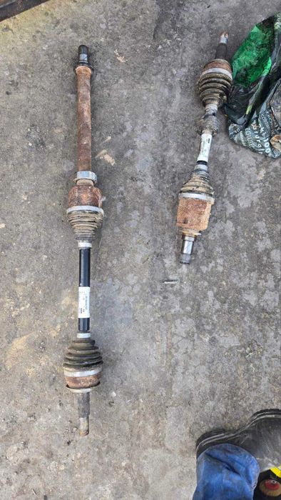 Полуось  Qashqai II J11 Kadjar 1,2 1,3 TCE 391015656R 391002670R