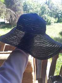 Czarny letni kapelusz