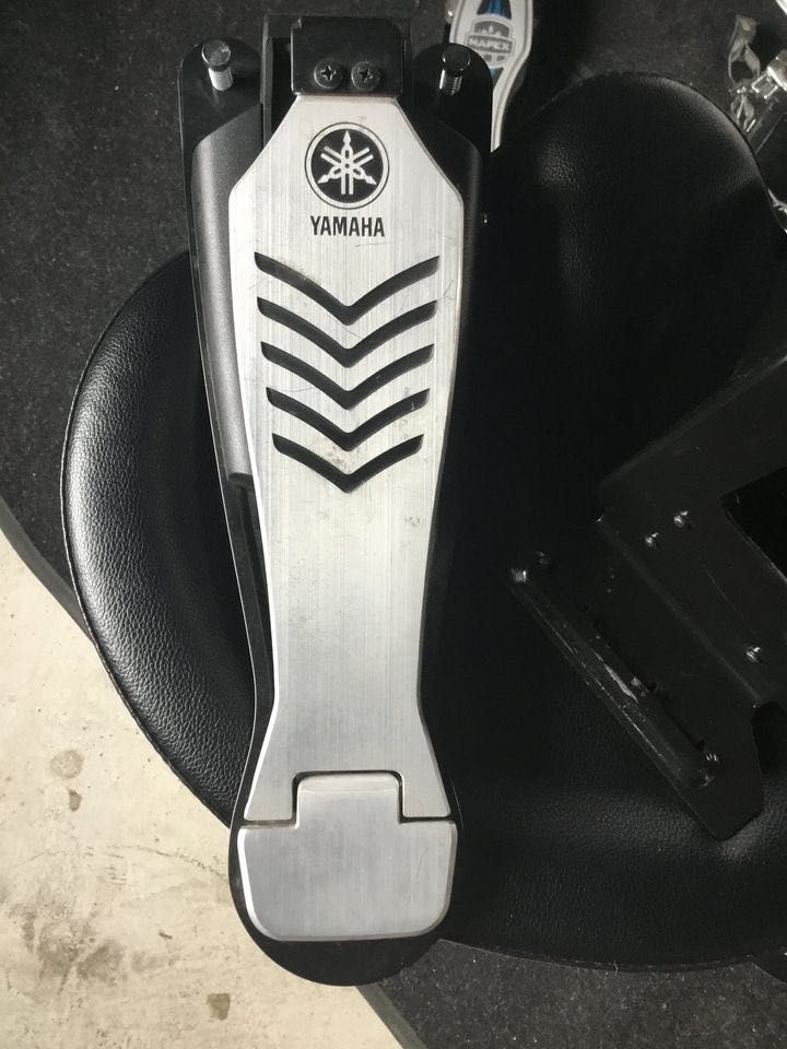 Pad de bateria Yamaha MultiDTX + pedais bombo e HH + holder