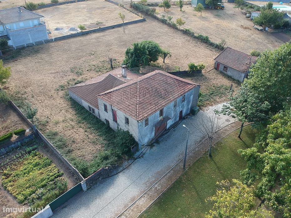 Moradia T4 para venda