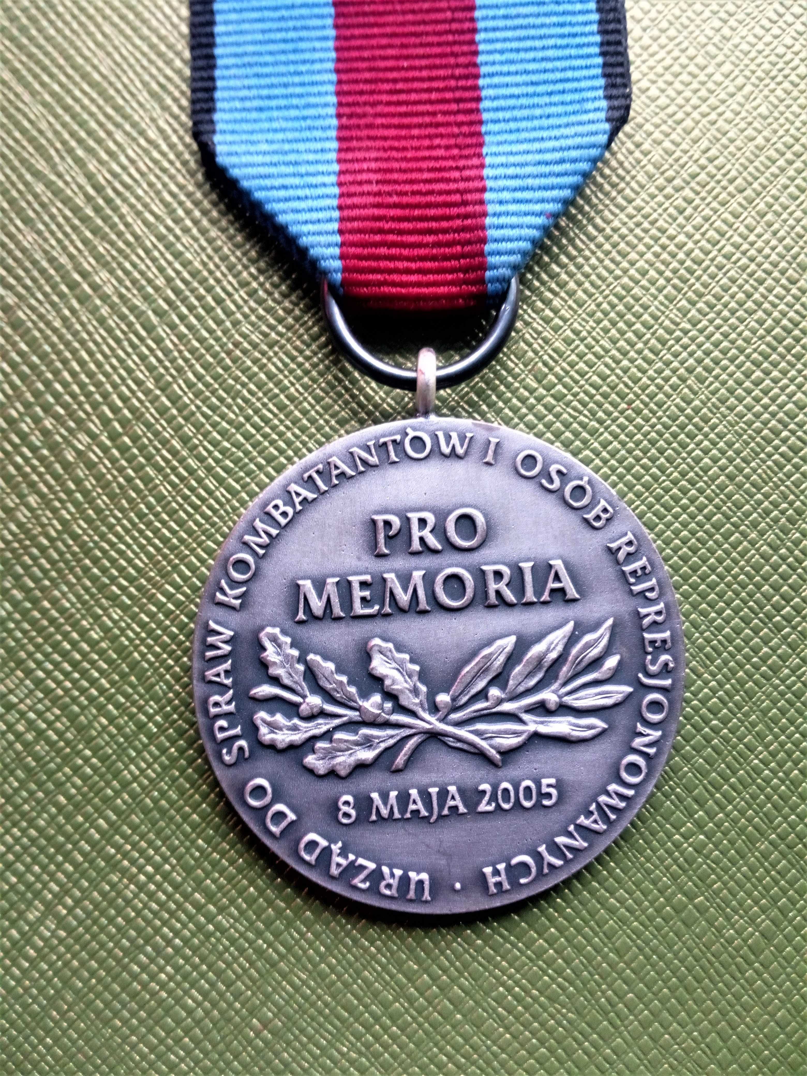 medal Pro Memoria w bardzo dobrym stanie