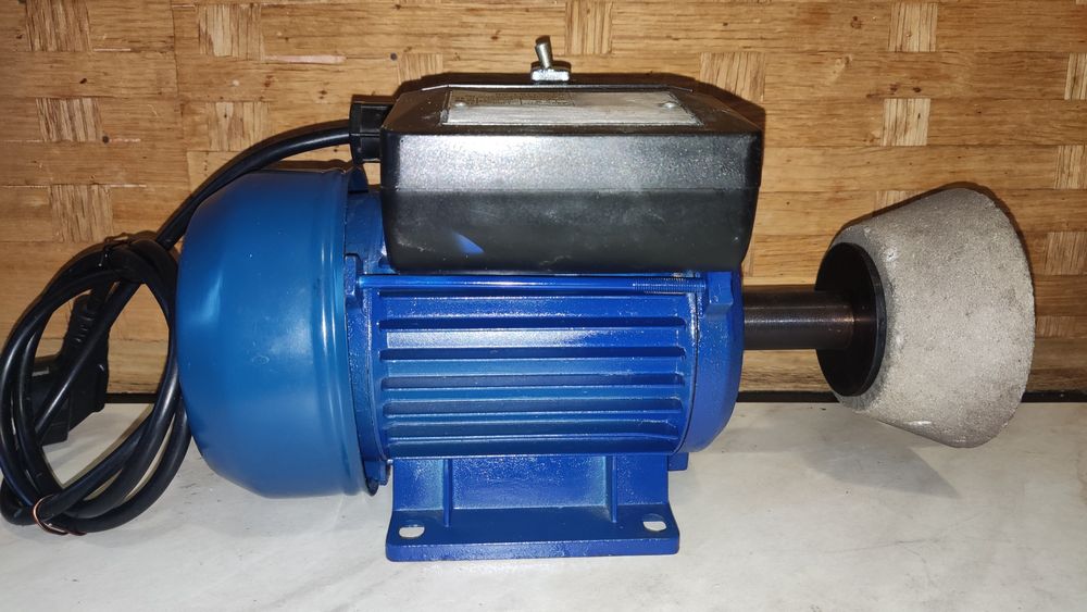 Настольный точильный станок