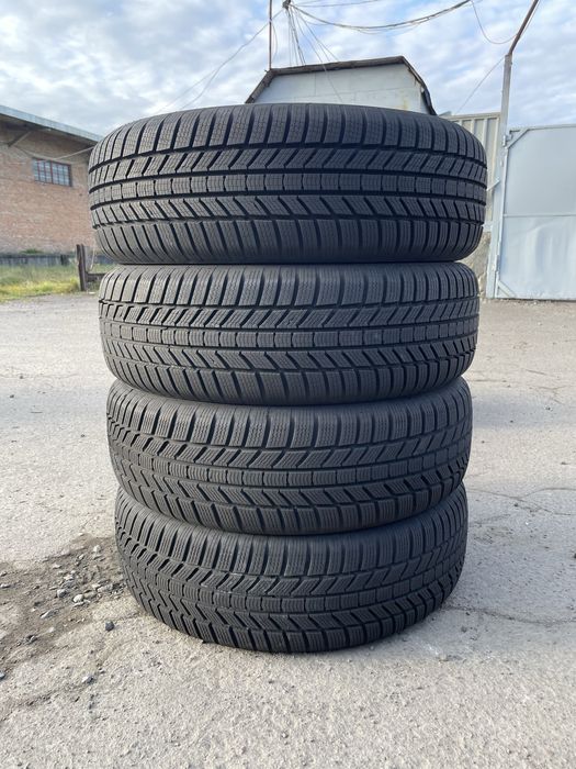 Практично нові зимові шини Continental 215/65 R17