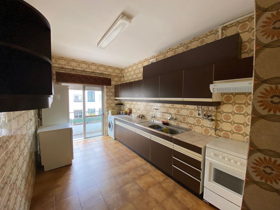 Apartamento T2 junto à Gare do Oriente e Moscavide