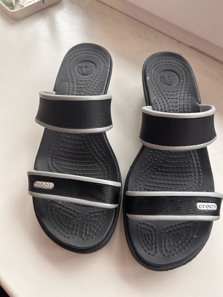 Крокси сандалі чорні