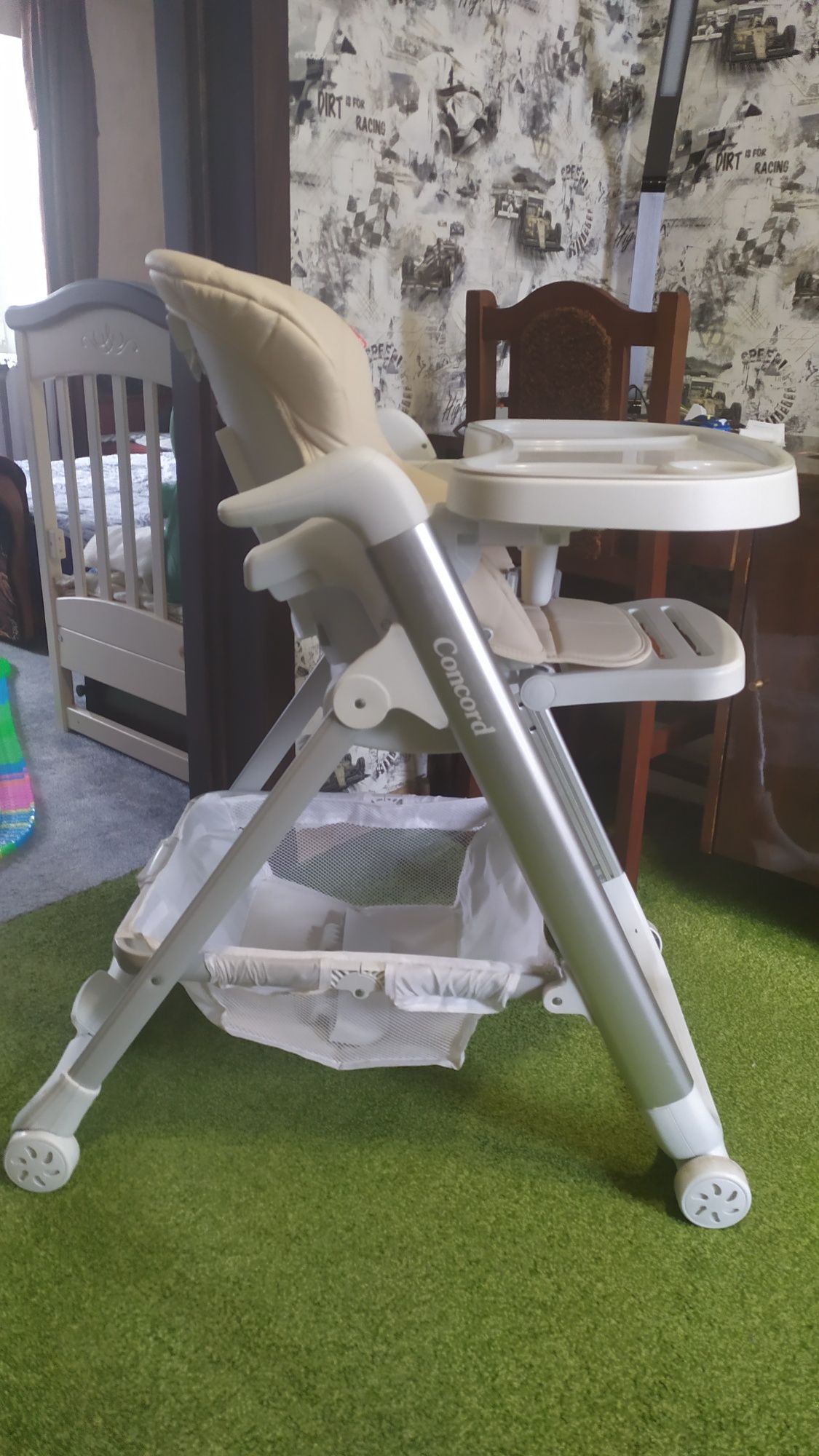Дитячий стілець для годування CARRELLO Concord