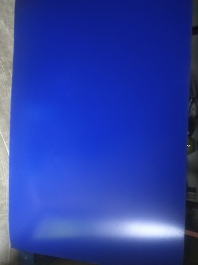 Продається гладкий лист синього кольору 2000×1250