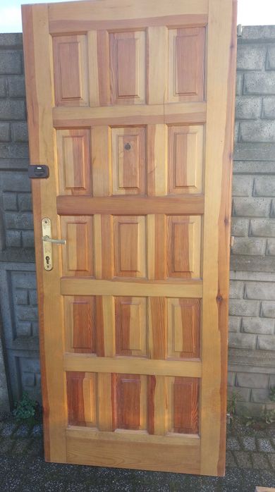 Drzwi wejściowe drewniane 80 prawe