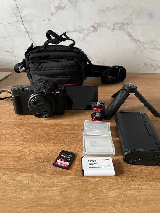 Sony ZV-1F na gwarancji + statyw + baterie + dodatki