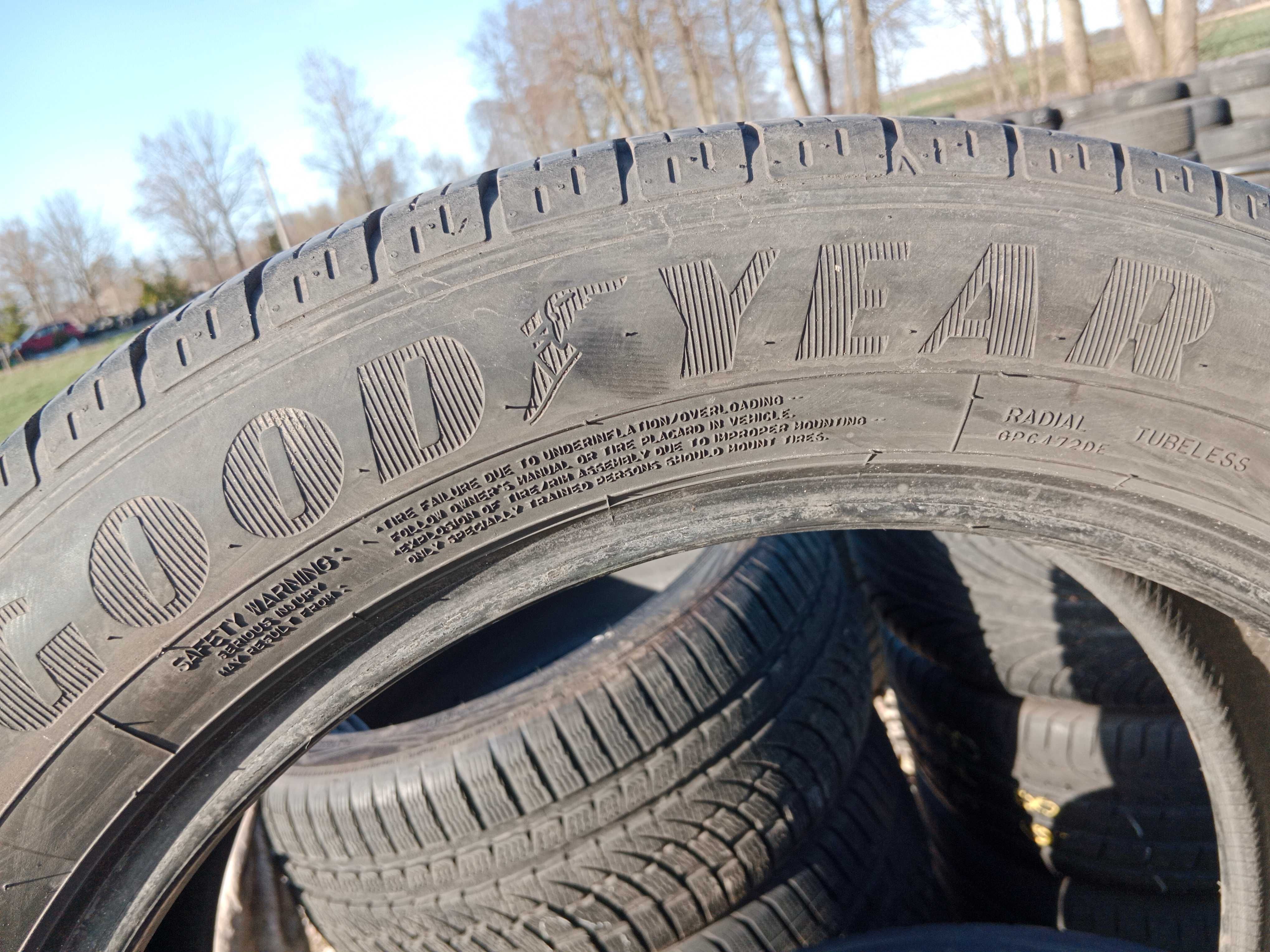 Opona używana 225/55R19 Goodyear EfficientGrip SUV.4x4 1szt.