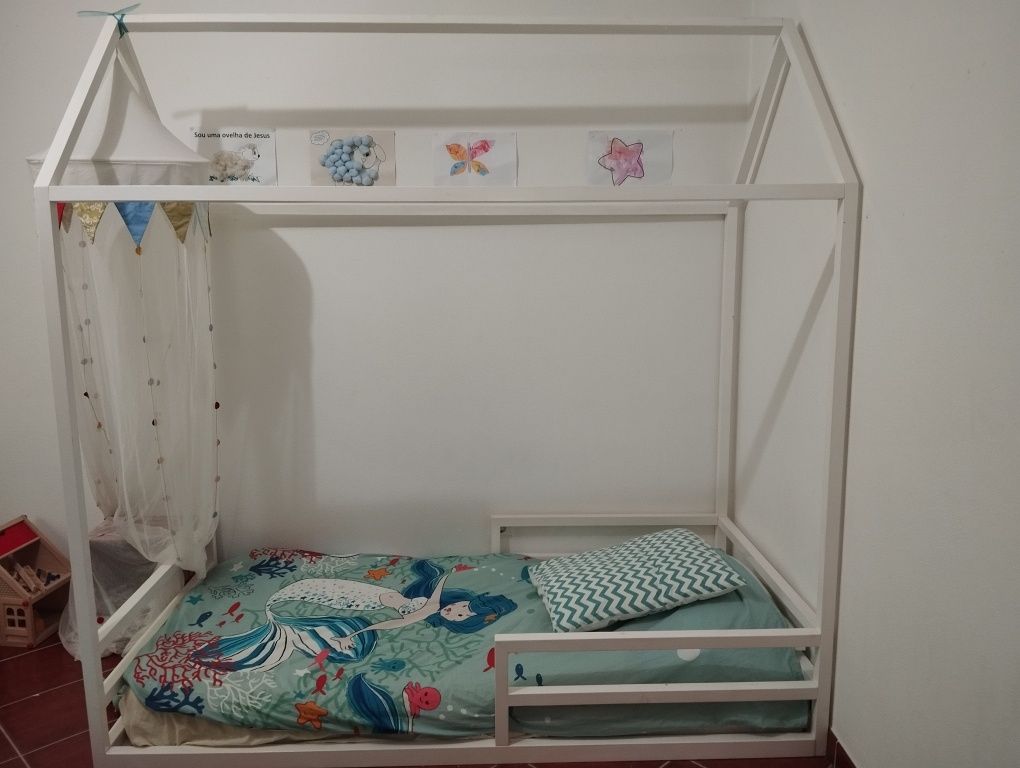 Cama Montessori Casinha