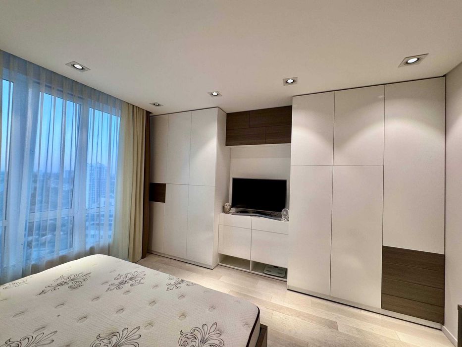 Роскошная 3-спальная квартира в Одессе! Цена снижена!