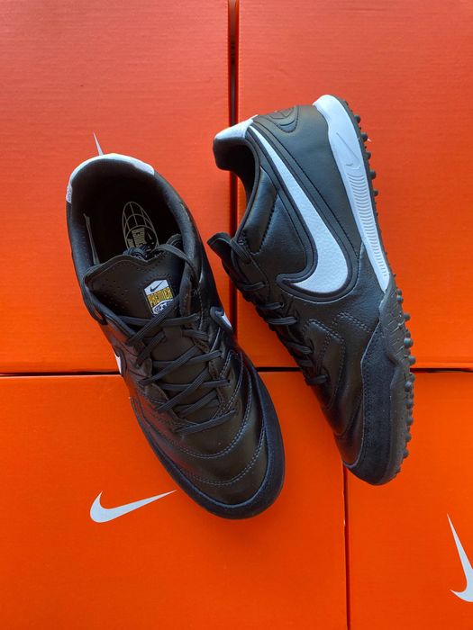 Сороконіжки Nike Premier IV