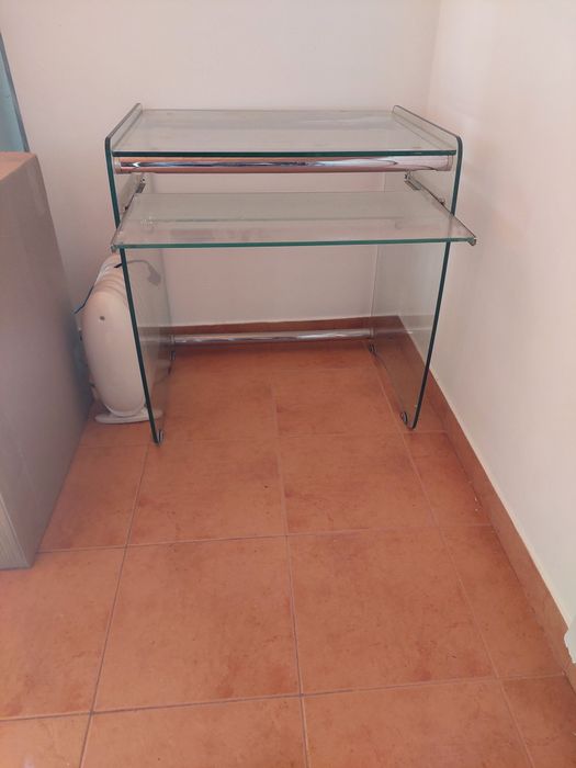 Secretária em vidro