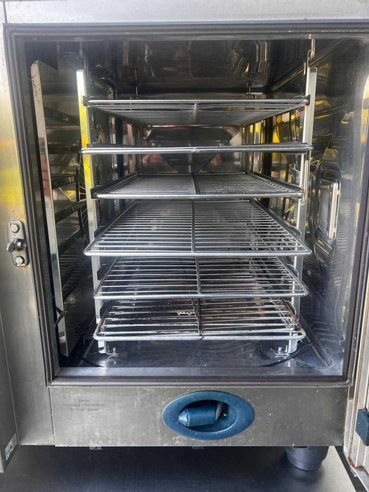 Piec konwekcyjno-parowy Rational SCC 61 E z orginalna podstawa