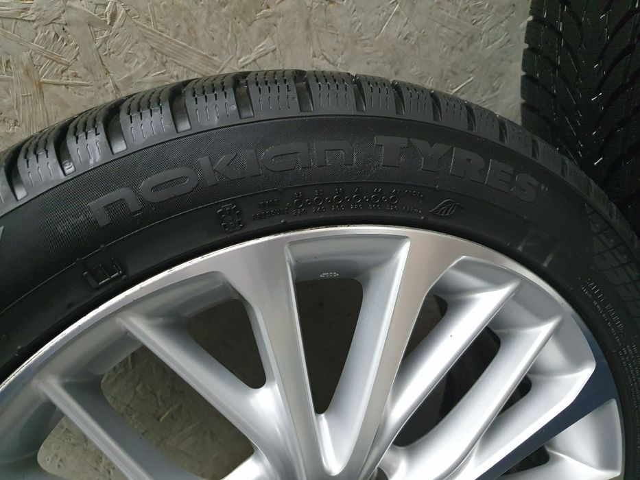 Продам комплект дисків 5х114,3 з шинами NOKIAN TYRES 235/45/R18