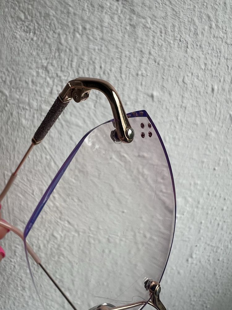 Nowe okulary, oprawki