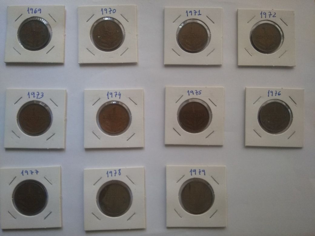 Lote de 11 moedas da Républica Portuguesa de 1 Escudo 1969 a 1979