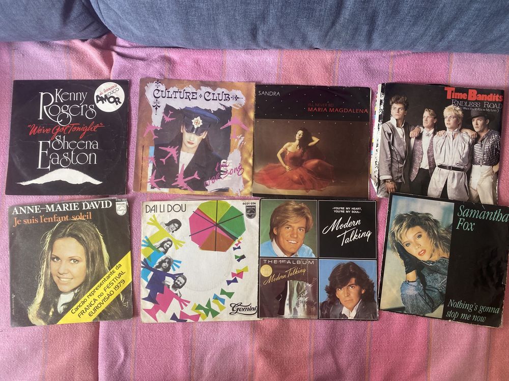 Discos de vinil grandes e pequenos