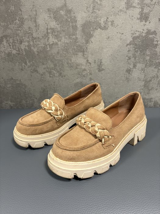 Buty zamszowe w kolorze karmelowym