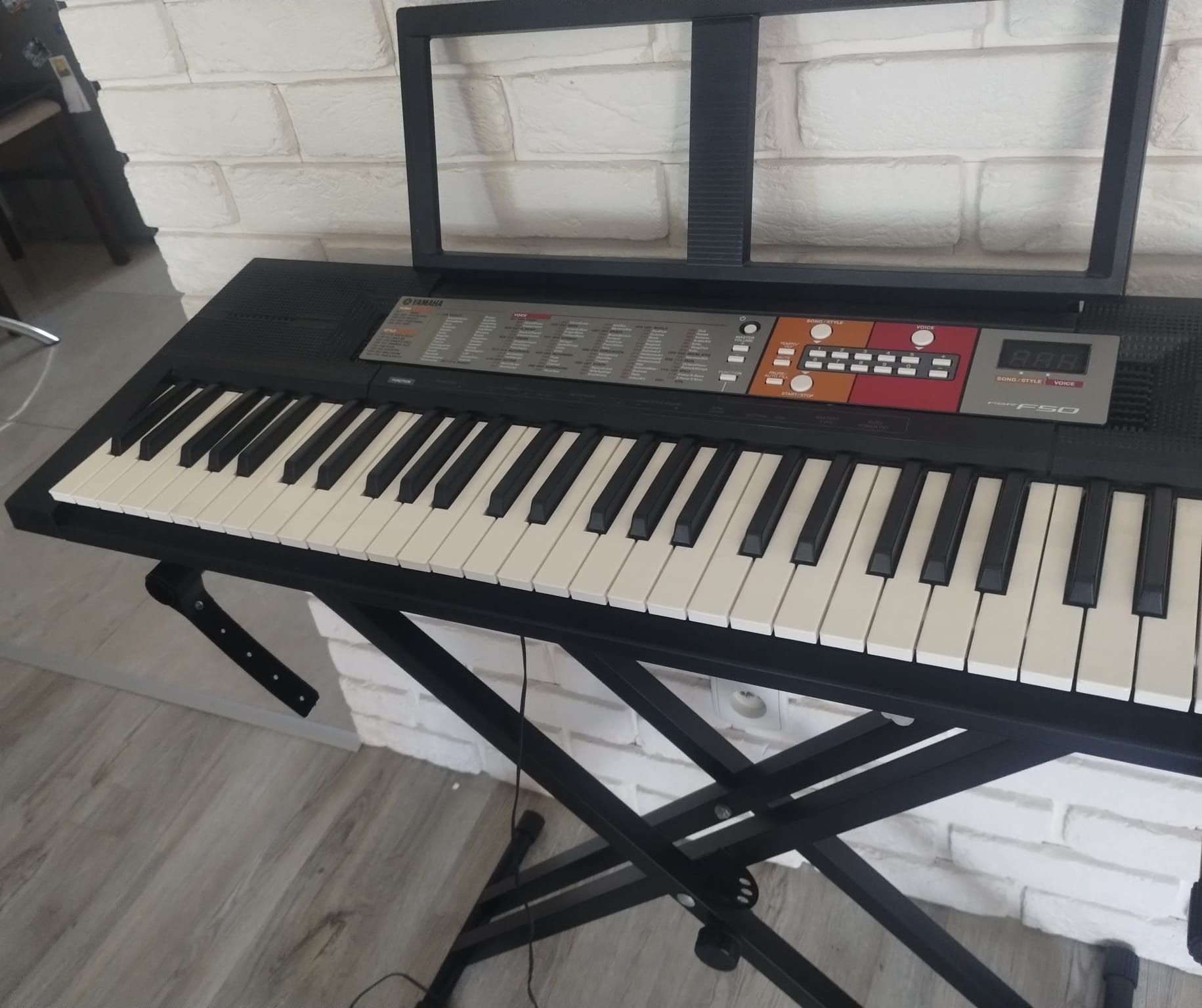 Keyboard YAMAHA PRS-F50 + stojak