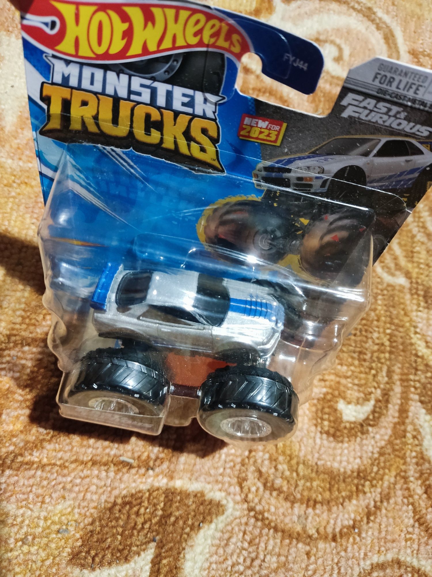 Машинка- Hot Wheels Nissan Skyline Monster Truck