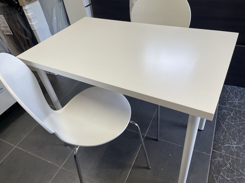 Stol bialy Ikea z 2 krzeslami