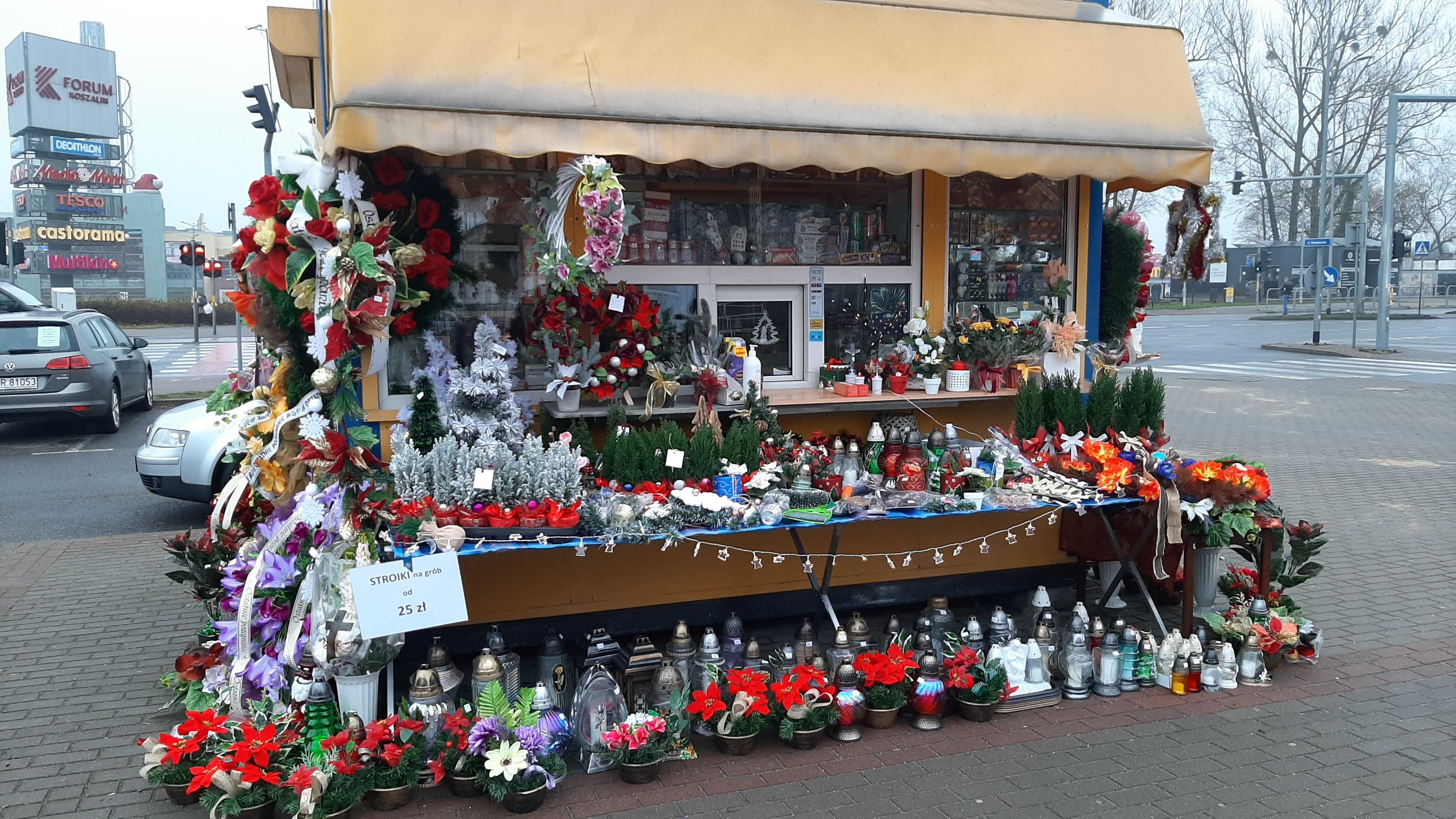 Kiosk przy cmentarzu w Koszalinie