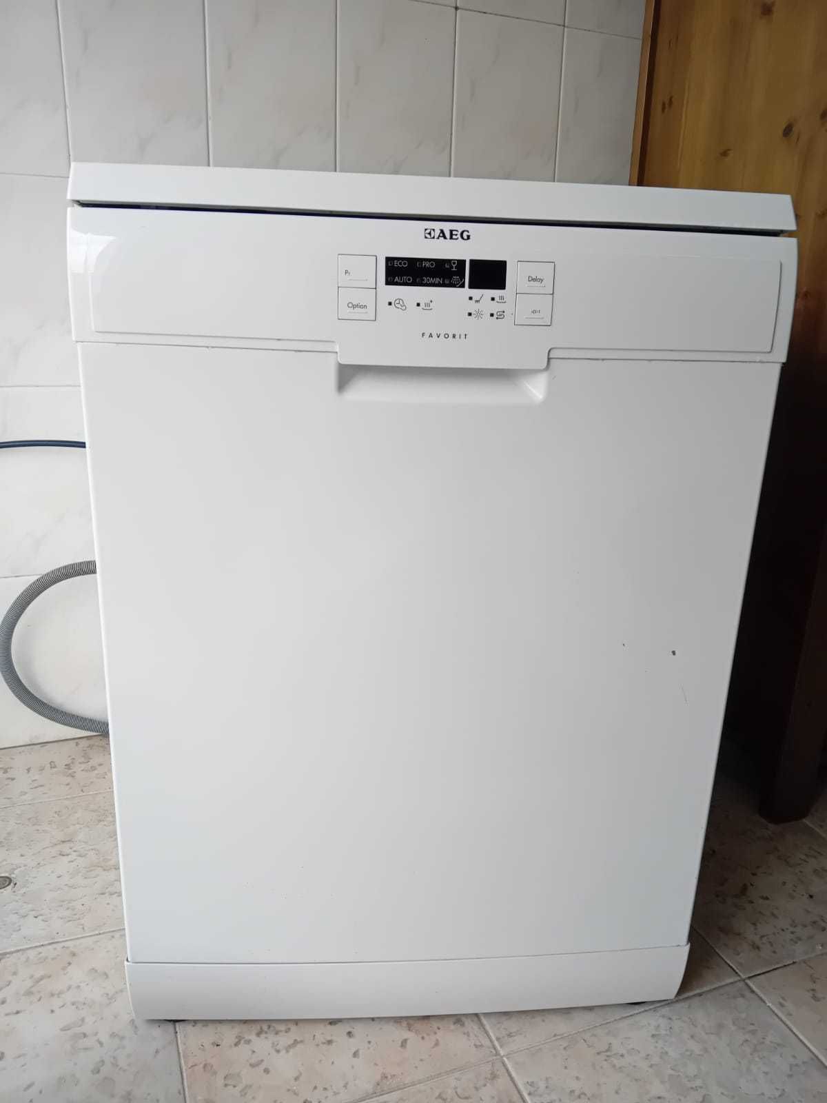 Maquina loiça AEG