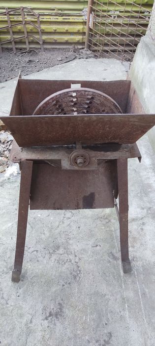 Бурякорізка ручна