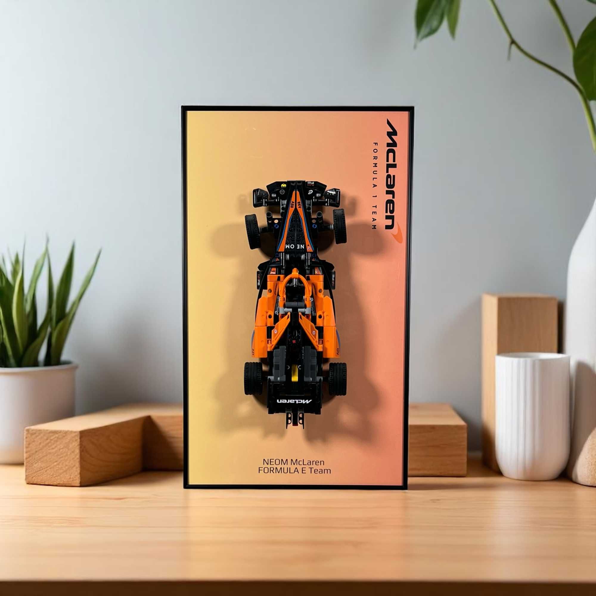 Тримач Рамка для лего LEGO Technic NEOM McLaren Formula E (42169) лего