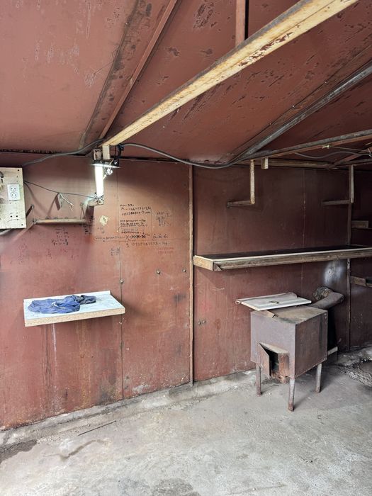 Терміново гараж з ямою і підвалом