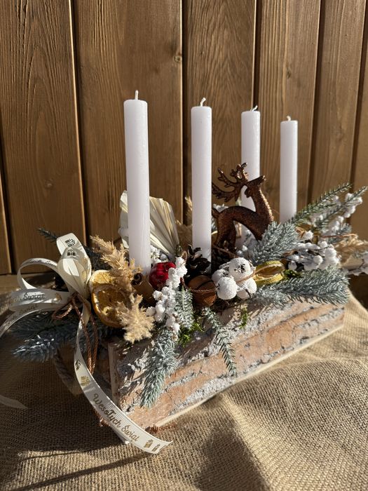 Stroik świąteczny ze świecami